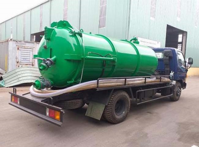 Cho thuê xe bồn vận chuyển bùn vi sinh phục vụ 24/24