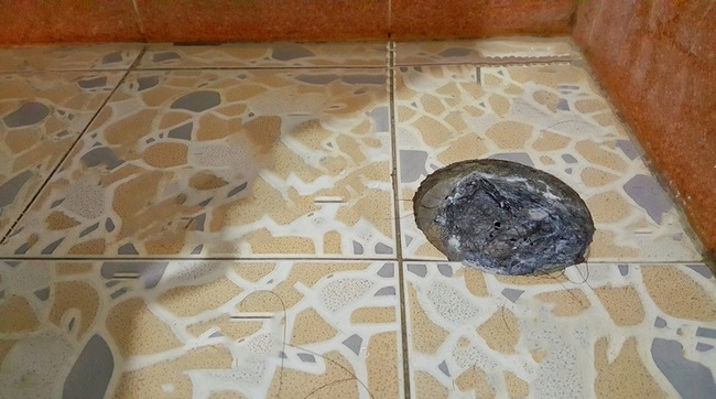 khu-mui-hoi-trong-nha-ve-sinh-that-don-gian-trong-tich-tac