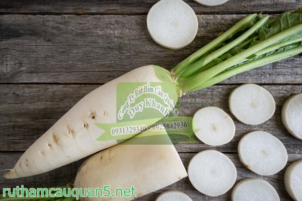 Khử m&ugrave;i h&ocirc;i ch&acirc;n bằng củ cải trắng