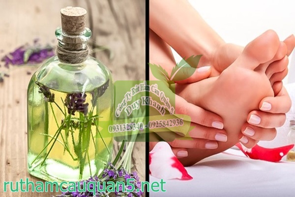 Khử m&ugrave;i h&ocirc;i ch&acirc;n bằng tinh dầu thơm
