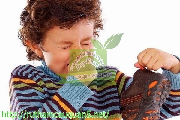 Ảnh hưởng của m&ugrave;i h&ocirc;i gi&agrave;y đến cuộc sống