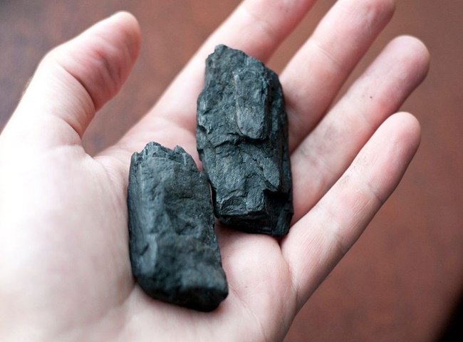 Khử m&ugrave;i sơn nh&agrave; mới bằng than hoạt t&iacute;nh