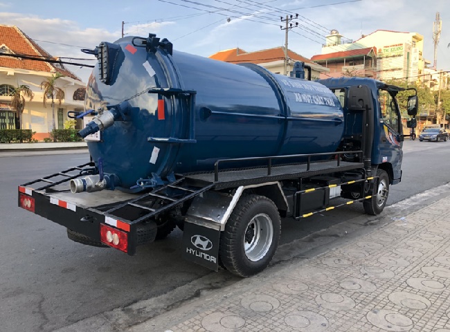 Công ty rút hầm cầu quận 5 có máy móc hiện đại, tiên tiến